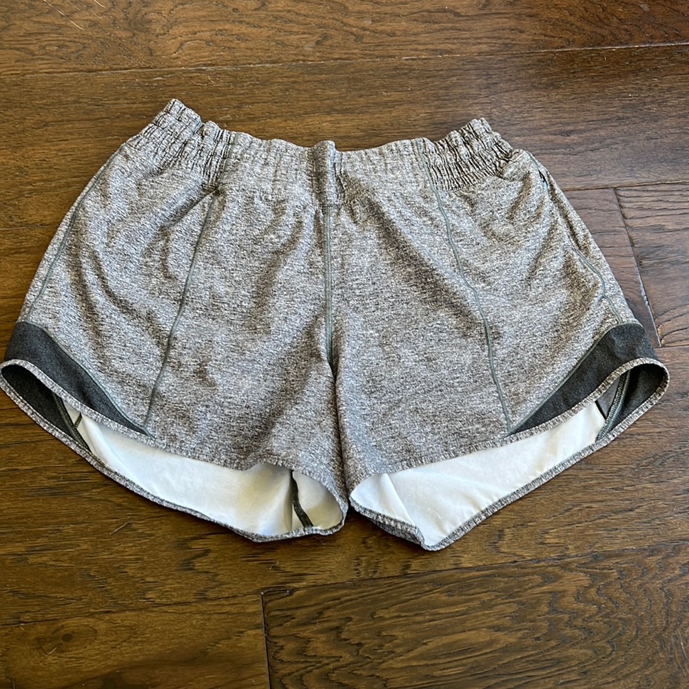 hottie hot mid rise 4” lululemon shorts